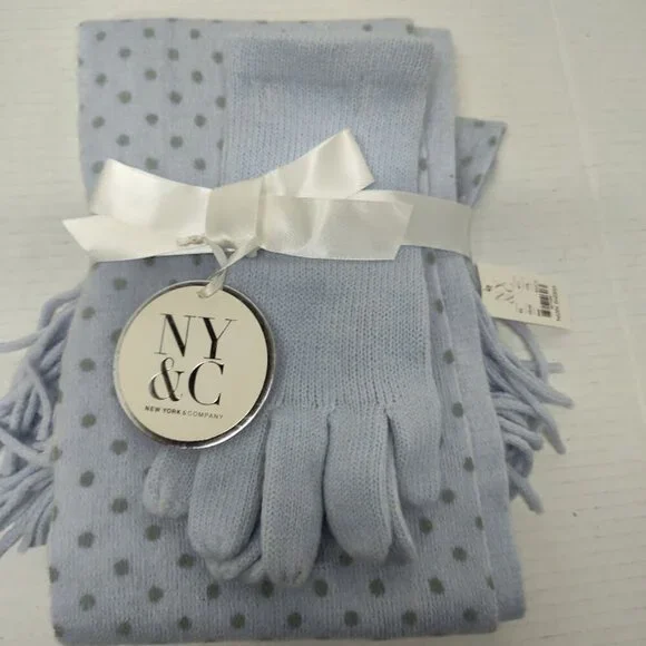 3 Gift Sets of New York and Company Gloves and Scarves NWT Grey, Blue, & Brown - Picture 8 of 9